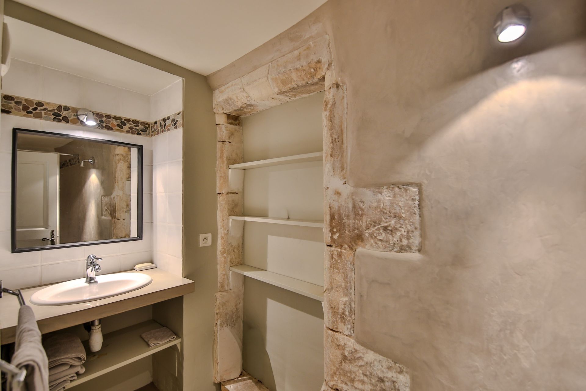 maison 10 Pièces en vente sur MENERBES (84560)