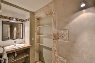 maison 10 Pièces en vente sur MENERBES (84560)
