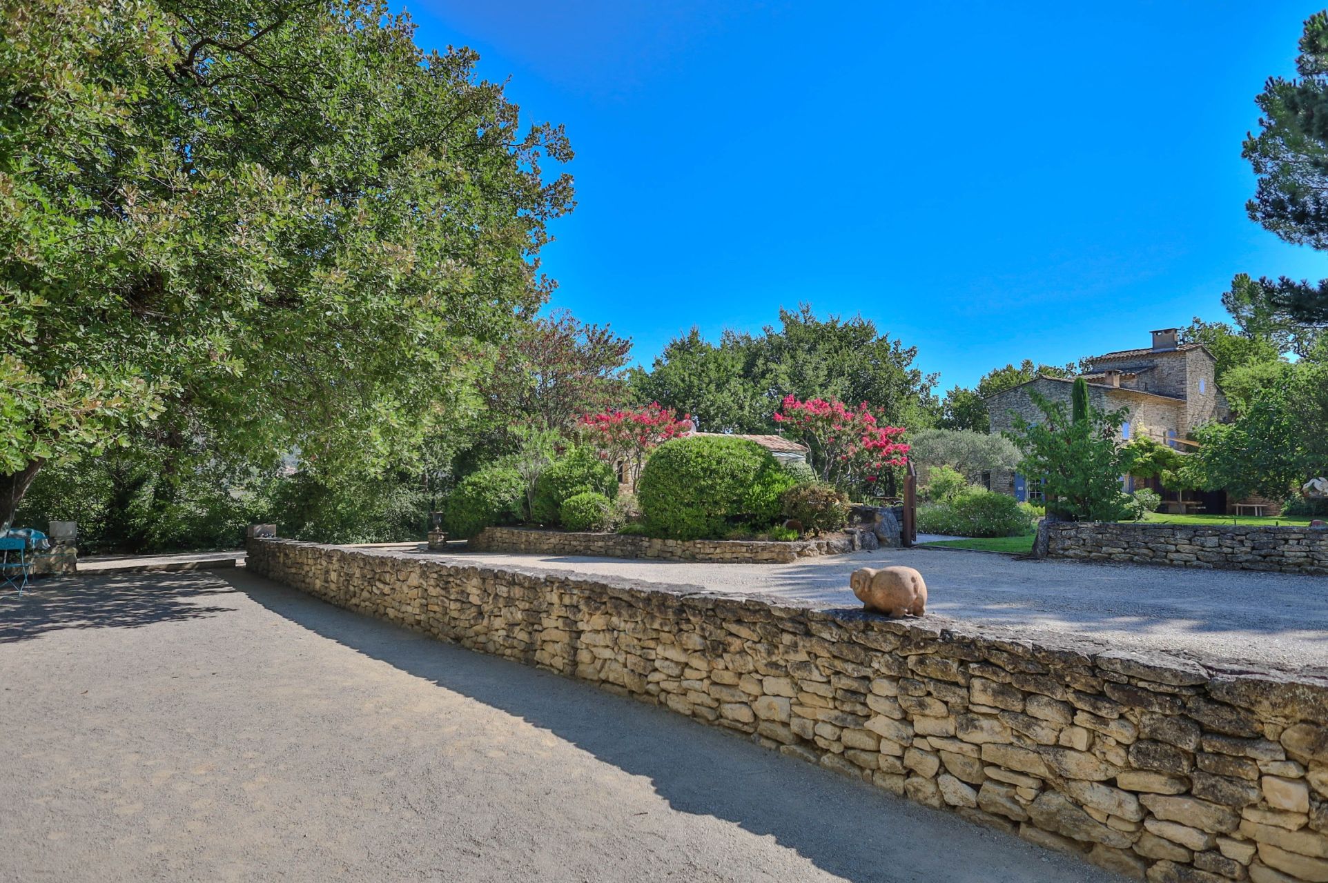 house 8 Rooms for sale on GORDES (84220)