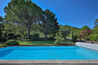 house 8 Rooms for sale on GORDES (84220)