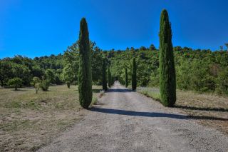 house 8 Rooms for sale on GORDES (84220)