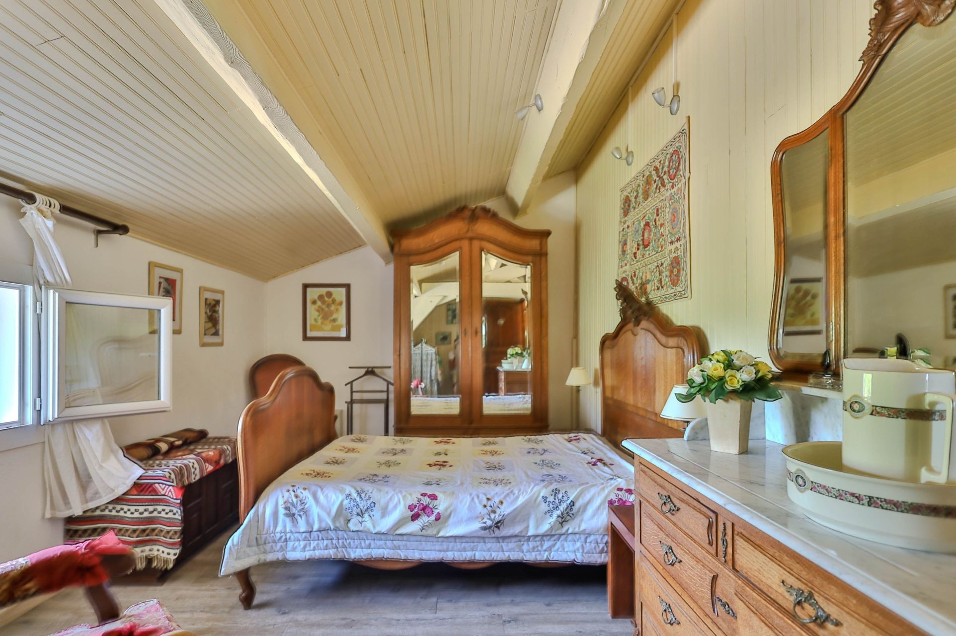 maison 8 Pièces en vente sur MONIEUX (84390)