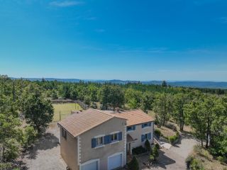 maison 8 Pièces en vente sur MONIEUX (84390)