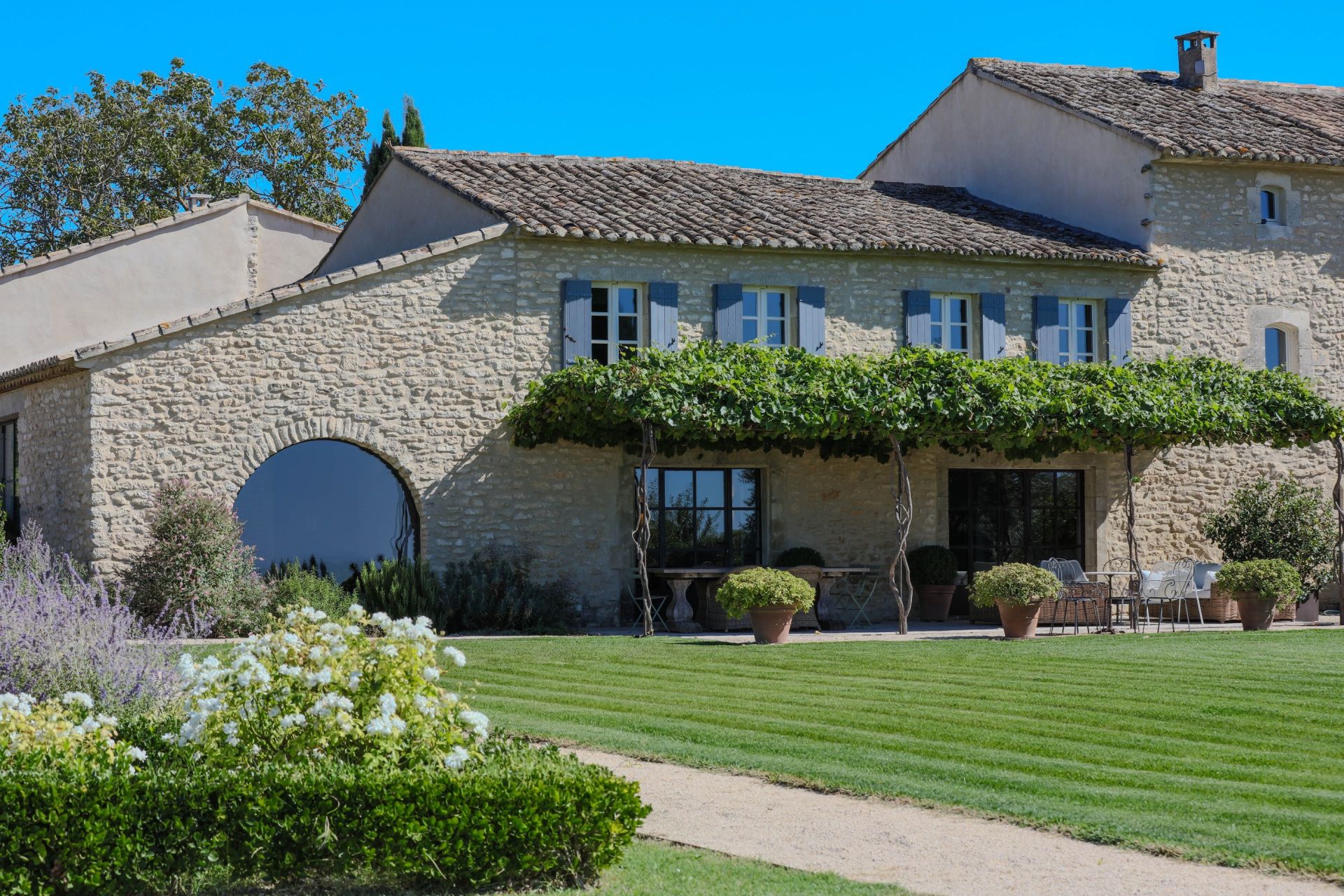 propriété 11 Pièces en vente sur MENERBES (84560)