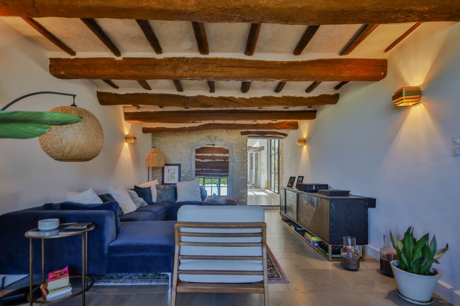 propriété 11 Pièces en vente sur MENERBES (84560)