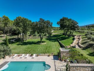 propriété 11 Pièces en vente sur MENERBES (84560)