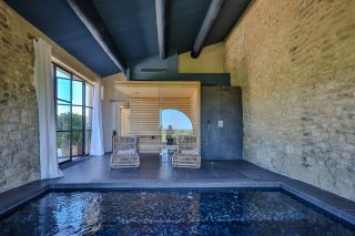propriété 11 Pièces en vente sur MENERBES (84560)