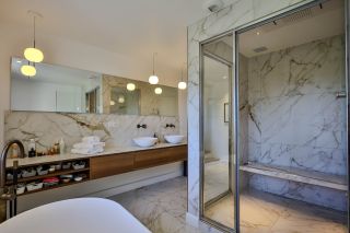 propriété 11 Pièces en vente sur MENERBES (84560)