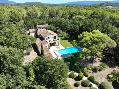 Vente Maison Saint-Saturnin-lès-Apt 10&nbsp;Pièces 295&nbsp;m²