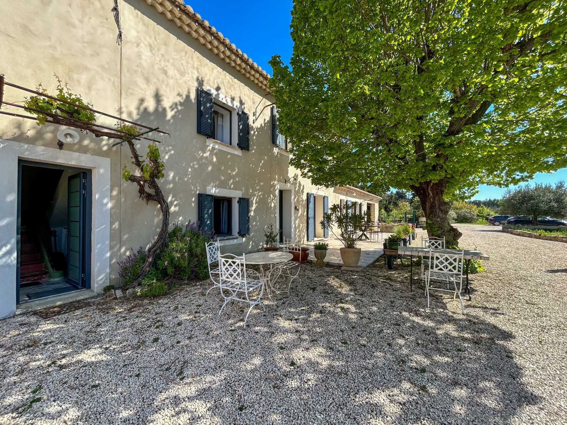 house 9 Rooms for sale on L ISLE SUR LA SORGUE (84800)
