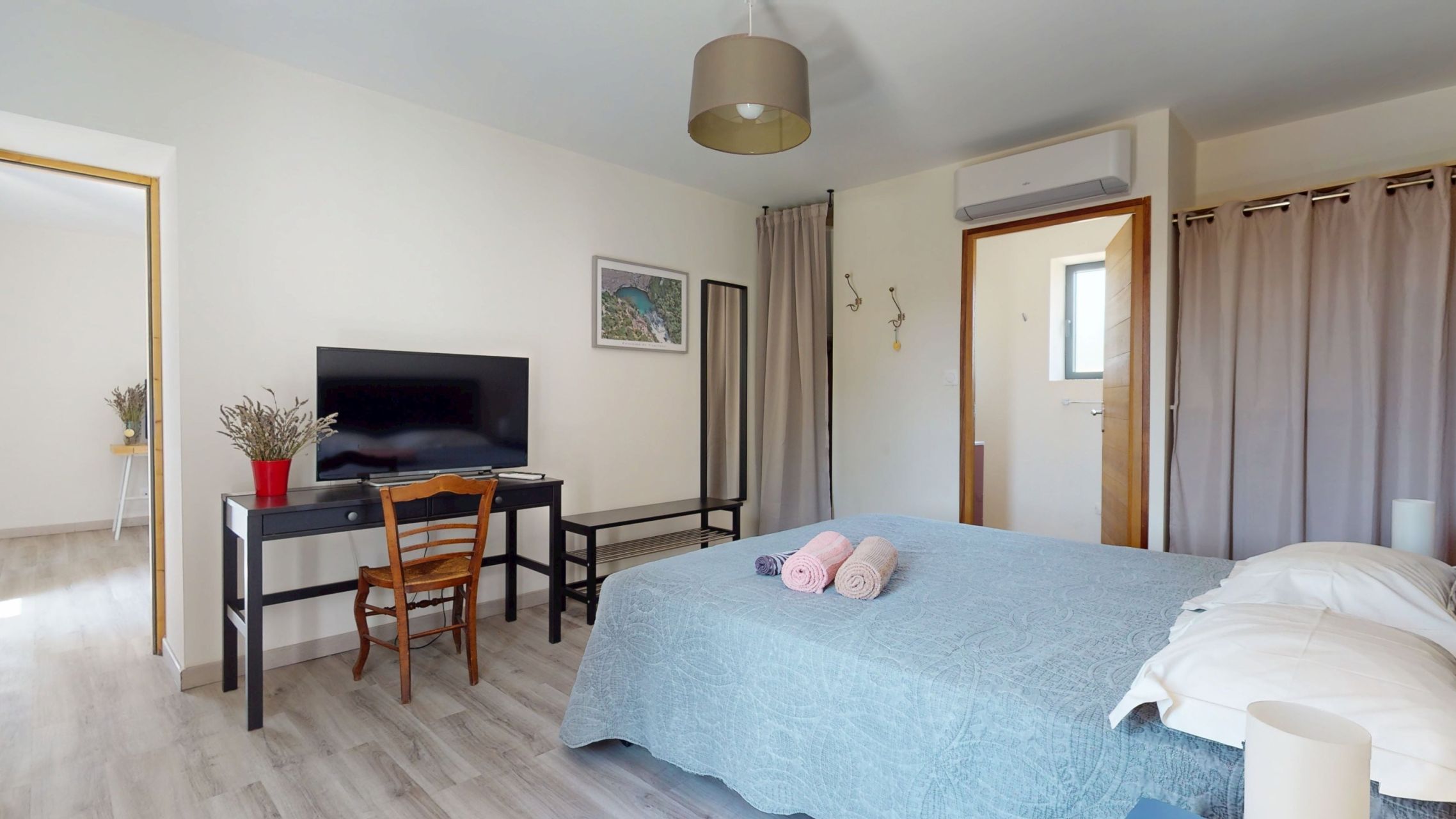 house 9 Rooms for sale on L ISLE SUR LA SORGUE (84800)