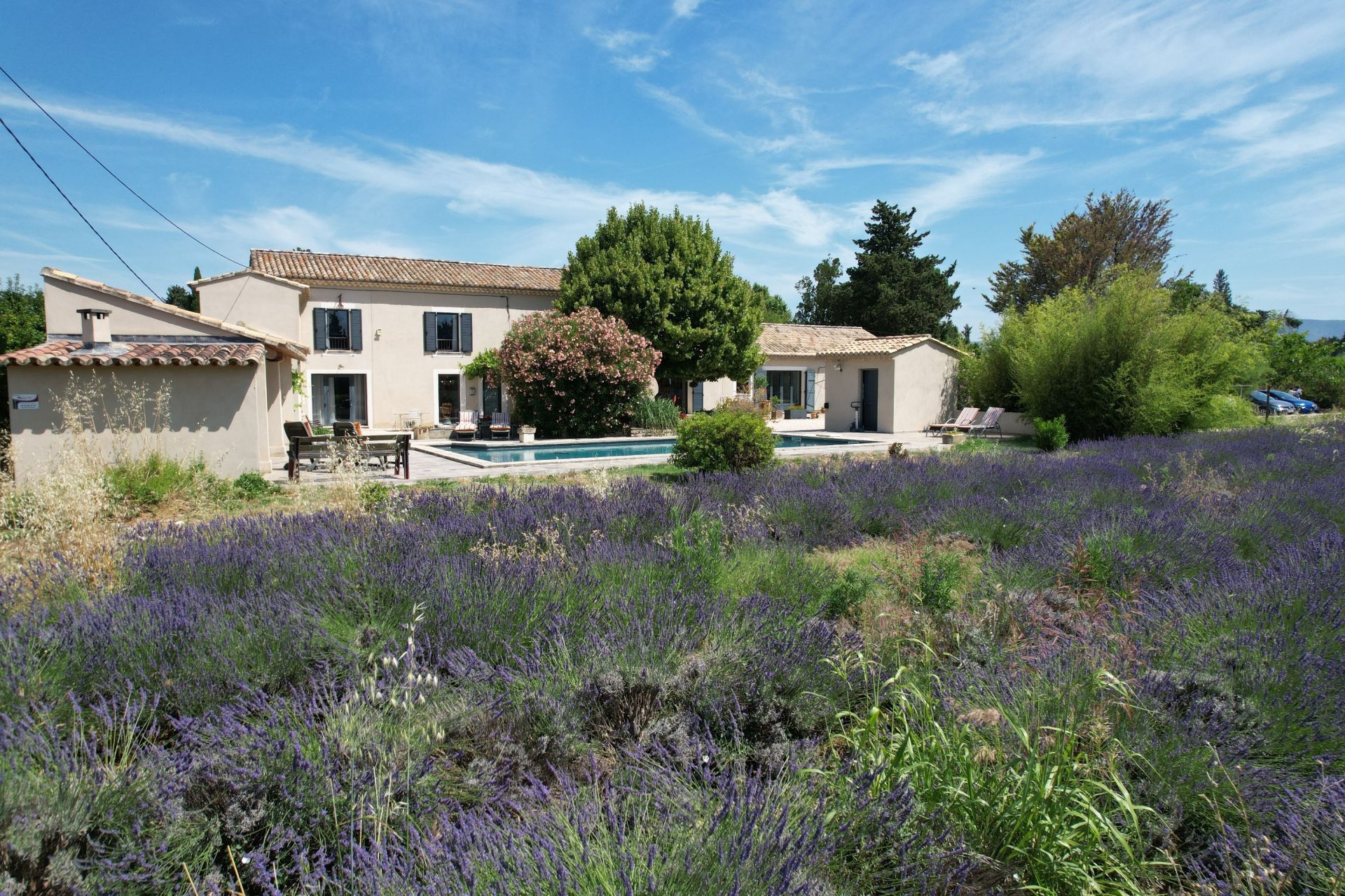 house 9 Rooms for sale on L ISLE SUR LA SORGUE (84800)