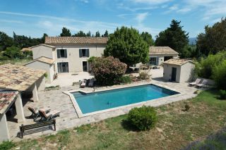 house 9 Rooms for sale on L ISLE SUR LA SORGUE (84800)
