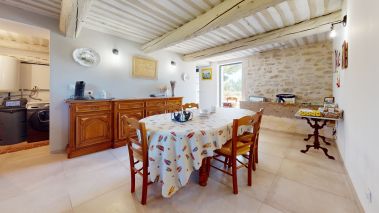 house 9 Rooms for sale on L ISLE SUR LA SORGUE (84800)