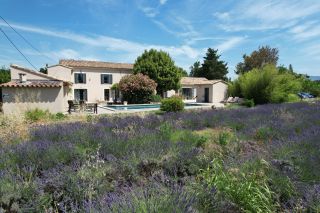 house 9 Rooms for sale on L ISLE SUR LA SORGUE (84800)