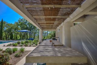propriété 15 Pièces en vente sur MENERBES (84560)