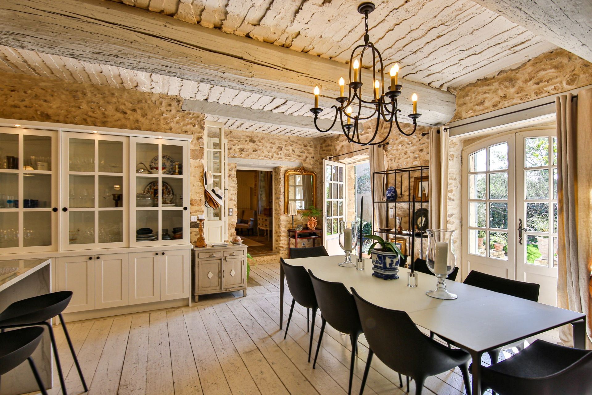 house 9 Rooms for sale on LAGNES (84800)