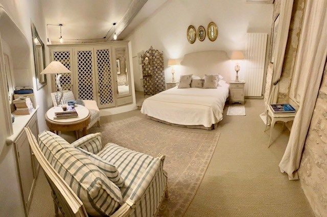 house 9 Rooms for sale on LAGNES (84800)