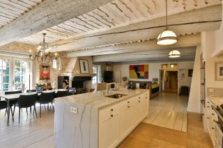house 9 Rooms for sale on LAGNES (84800)