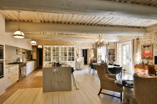 house 9 Rooms for sale on LAGNES (84800)