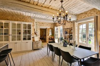 house 9 Rooms for sale on LAGNES (84800)