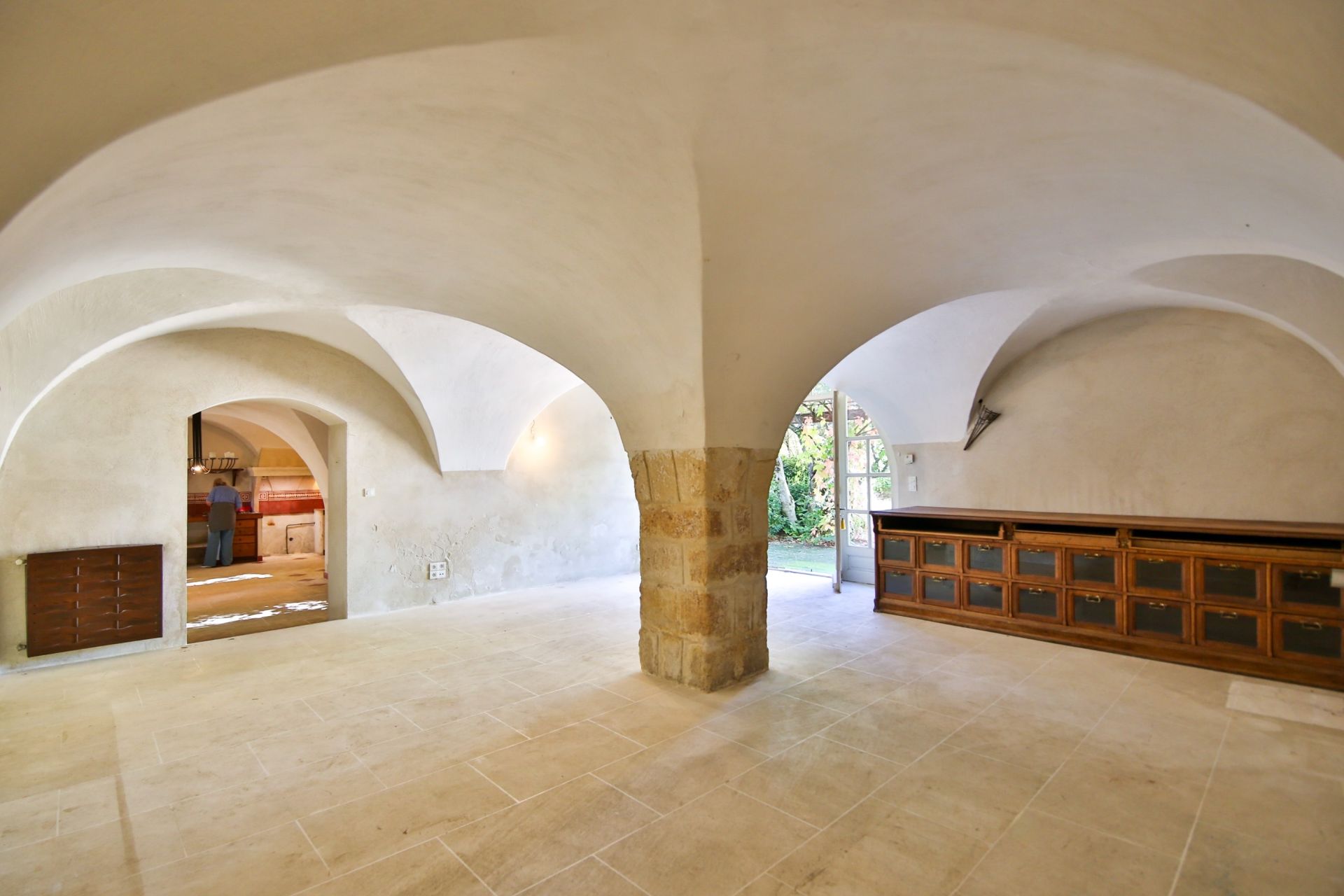 house 15 Rooms for sale on JOUCAS (84220)