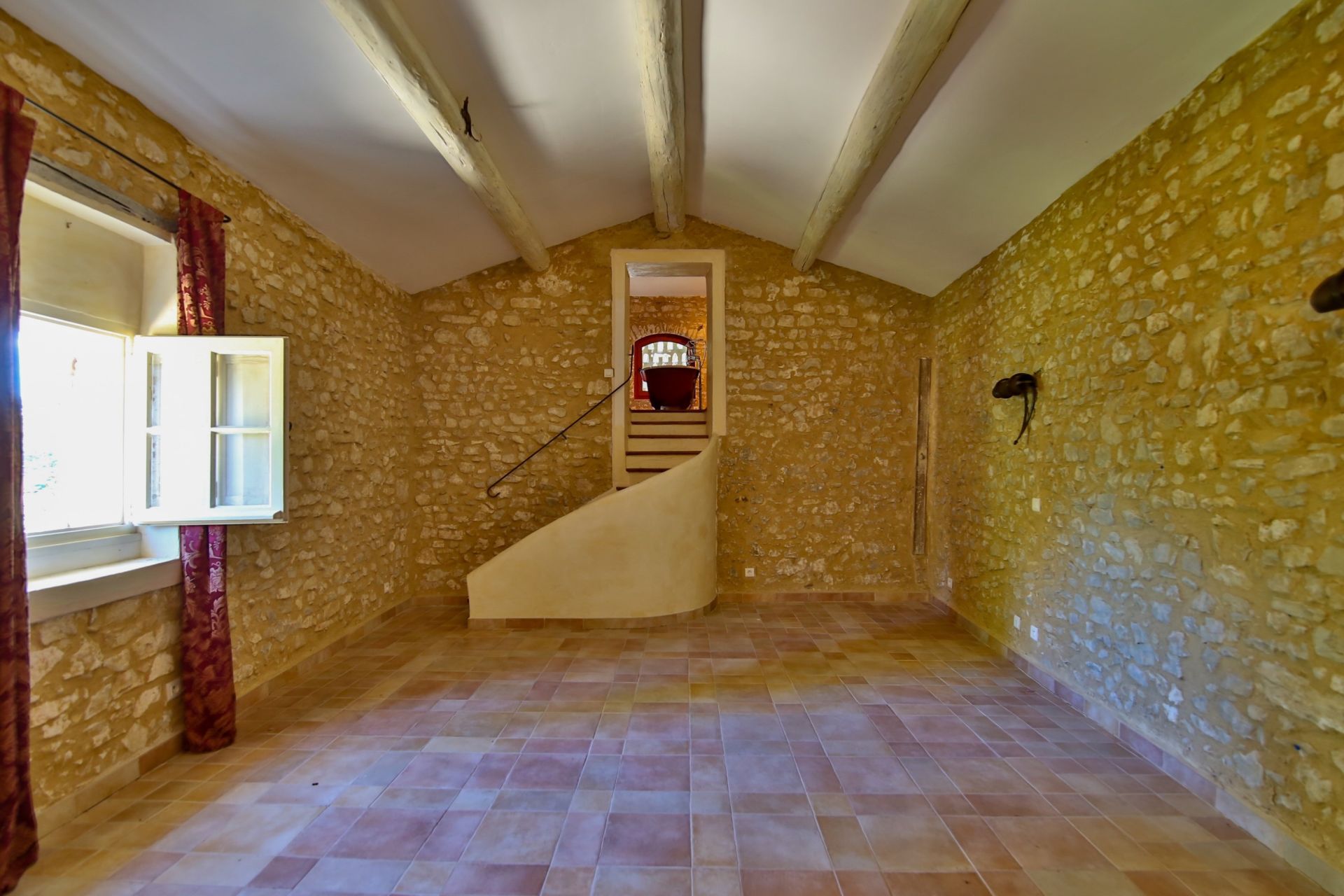 house 15 Rooms for sale on JOUCAS (84220)