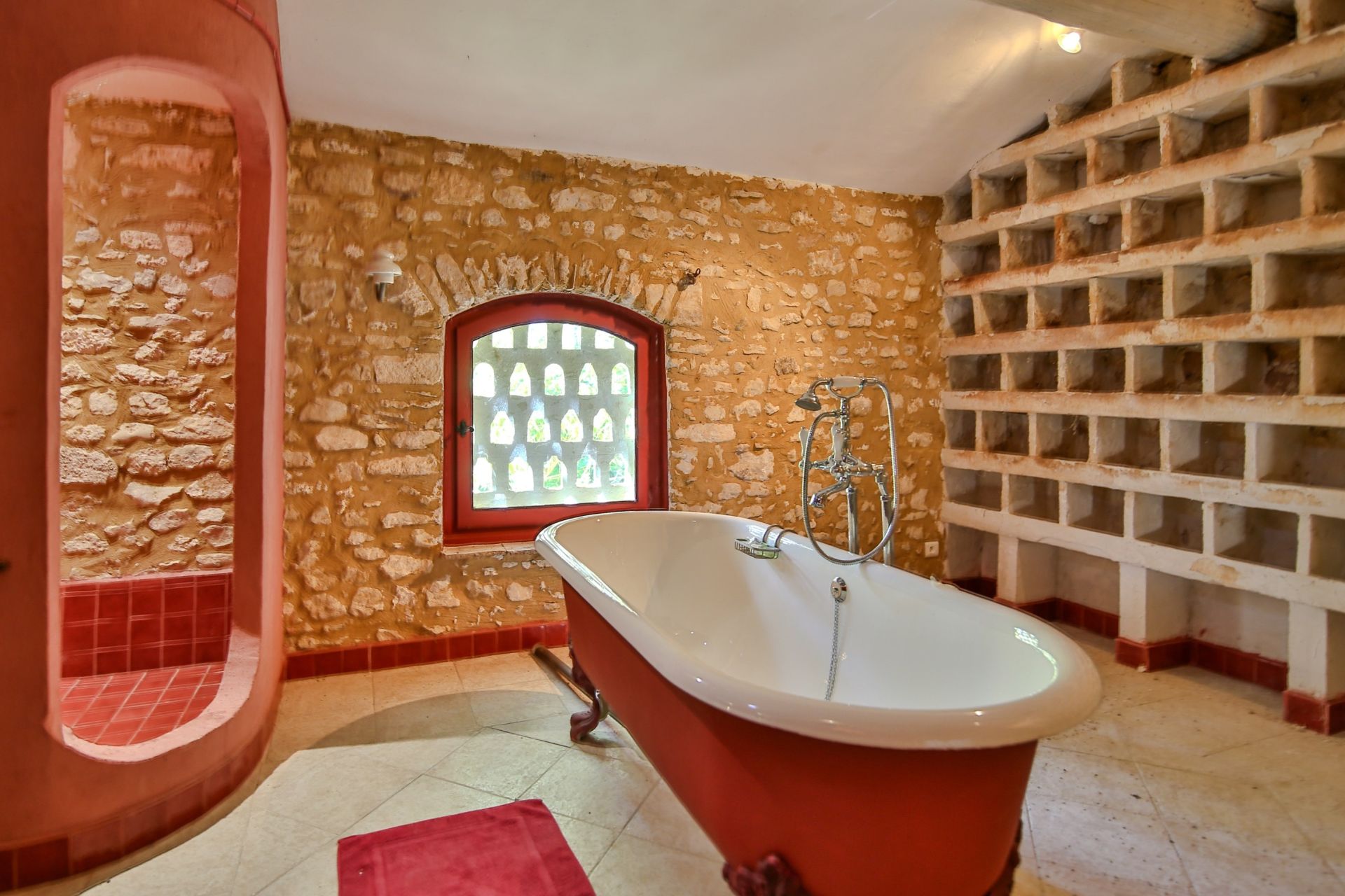 house 15 Rooms for sale on JOUCAS (84220)