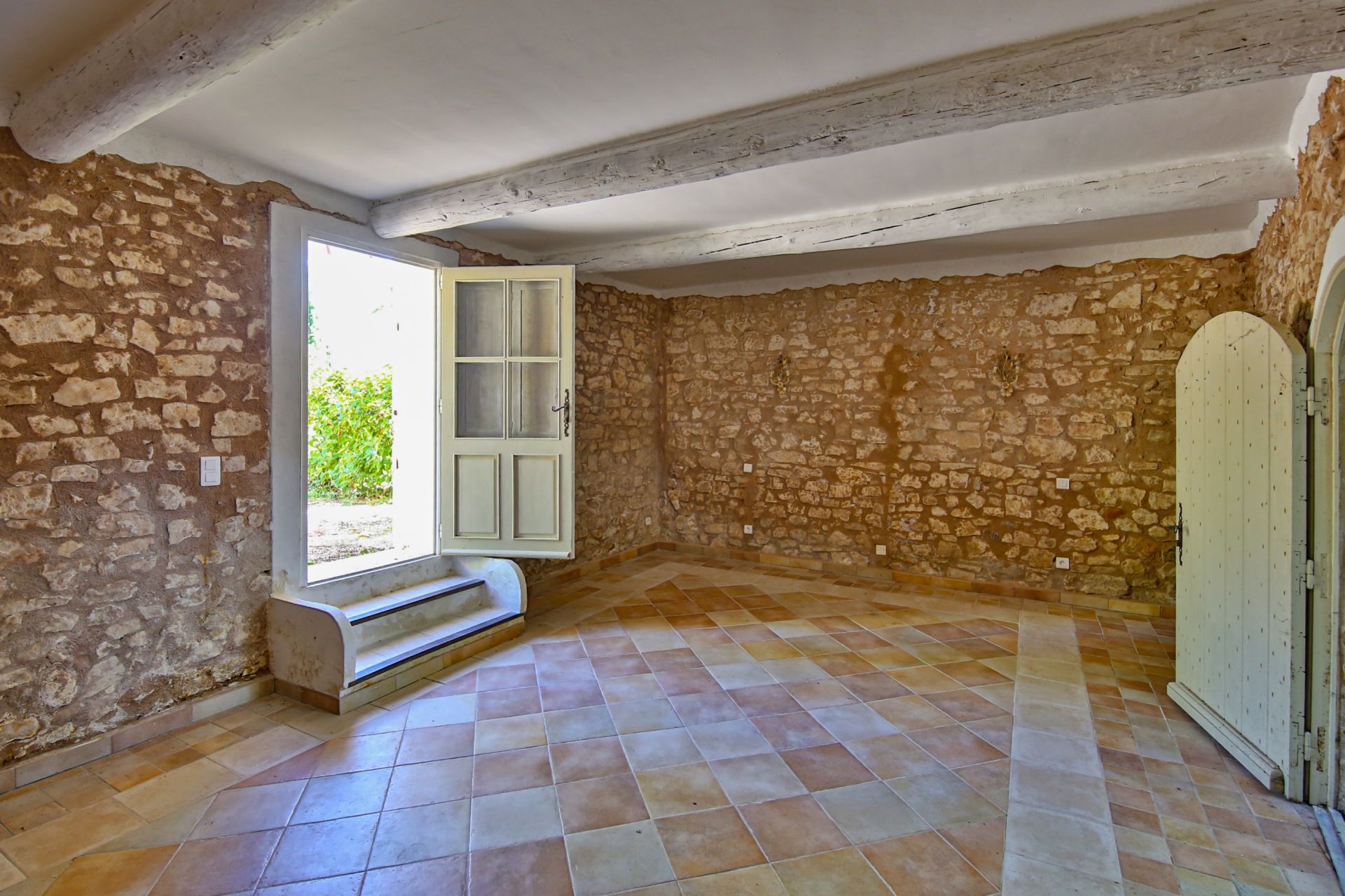 house 15 Rooms for sale on JOUCAS (84220)