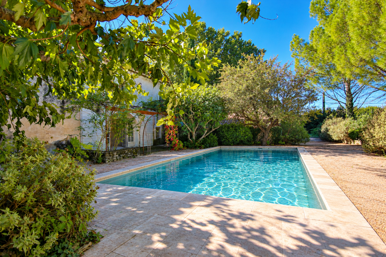 house 15 Rooms for sale on JOUCAS (84220)
