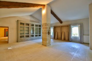 house 15 Rooms for sale on JOUCAS (84220)
