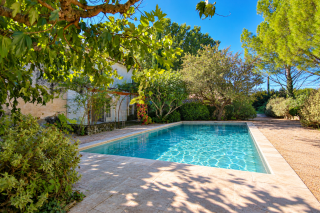 house 15 Rooms for sale on JOUCAS (84220)