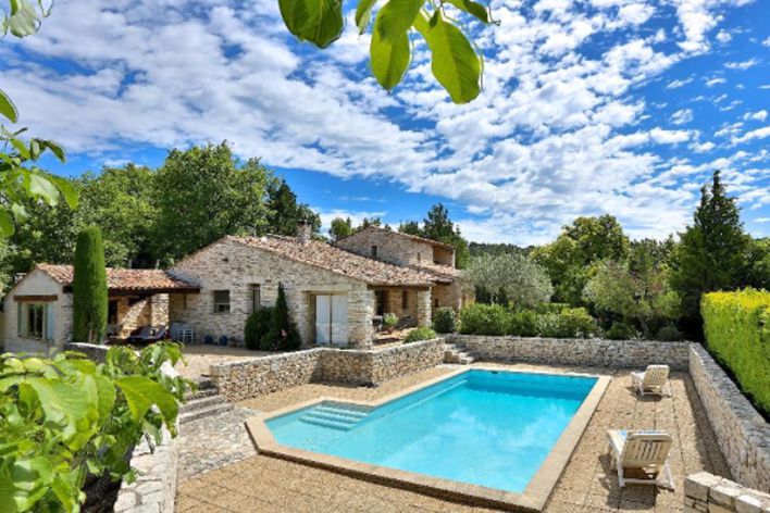 3 bedrooms stone house - 3 bedrooms stone house - Caseneuve (84750)