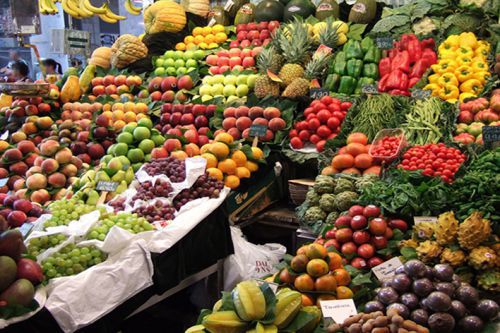 Tourism: Markets of the Luberon